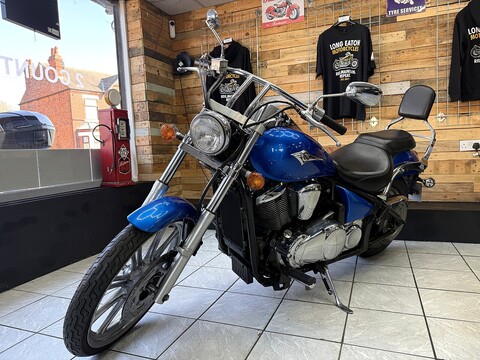 900 Custom Cruiser Manual Petrol