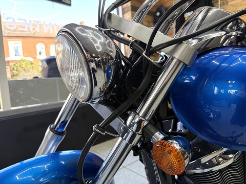 900 Custom Cruiser Manual Petrol