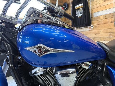 900 Custom Cruiser Manual Petrol