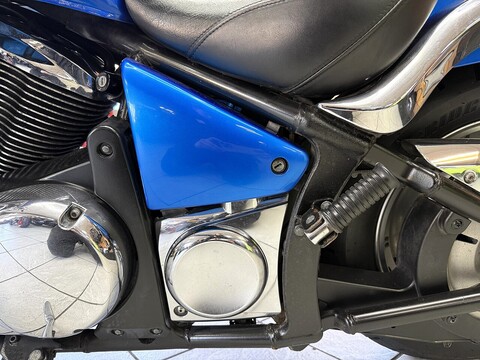 900 Custom Cruiser Manual Petrol