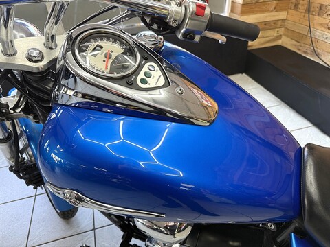 900 Custom Cruiser Manual Petrol