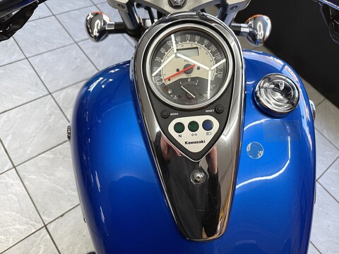 900 Custom Cruiser Manual Petrol
