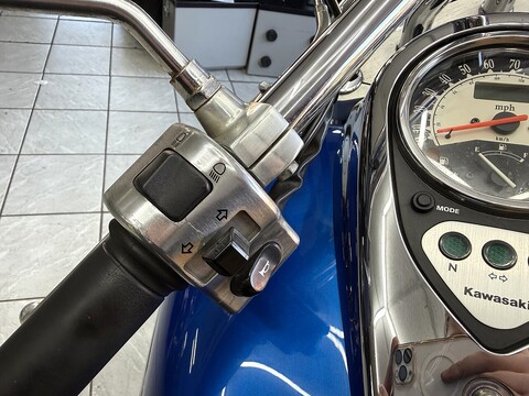900 Custom Cruiser Manual Petrol