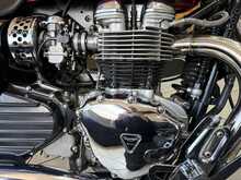 Triumph Bonneville America  