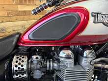 Triumph Bonneville America  