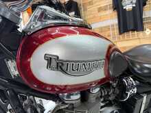 Triumph Bonneville America  