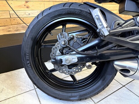 650 Naked Petrol Manual (72 ps)