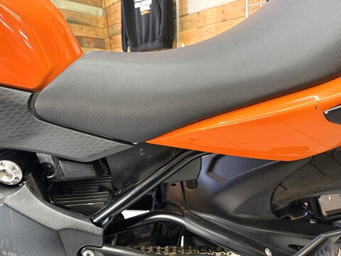 650 Naked Petrol Manual (72 ps)