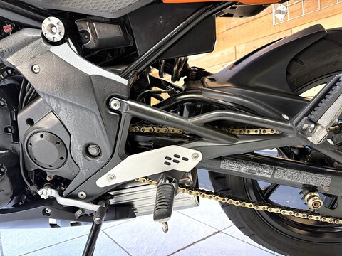 650 Naked Petrol Manual (72 ps)