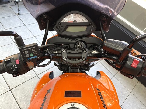 650 Naked Petrol Manual (72 ps)
