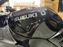 Suzuki RF900  