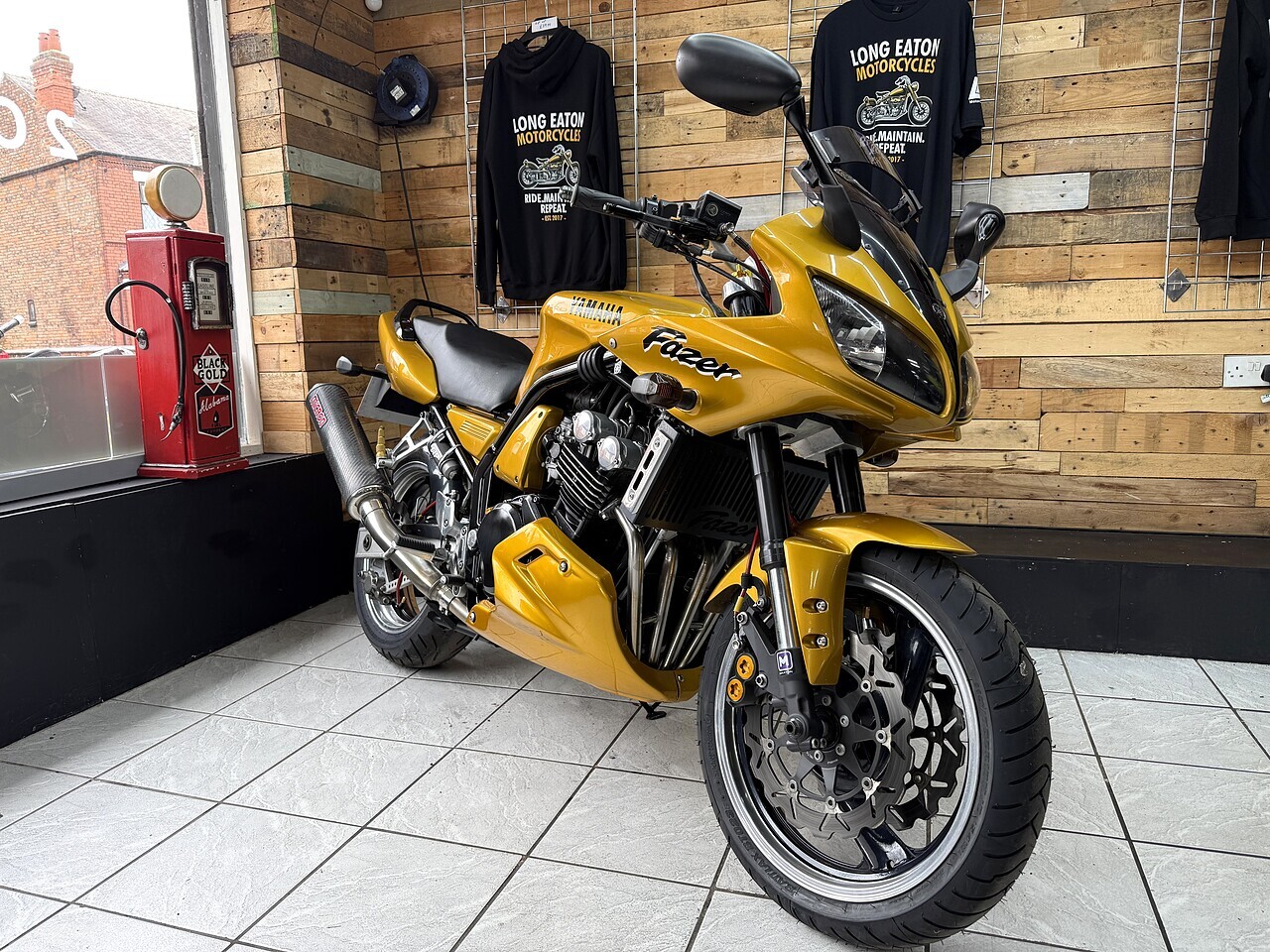 Yamaha FZS600
