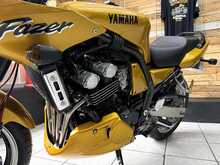 Yamaha FZS600  