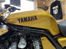 Yamaha FZS600  