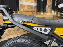 Yamaha XSR125  