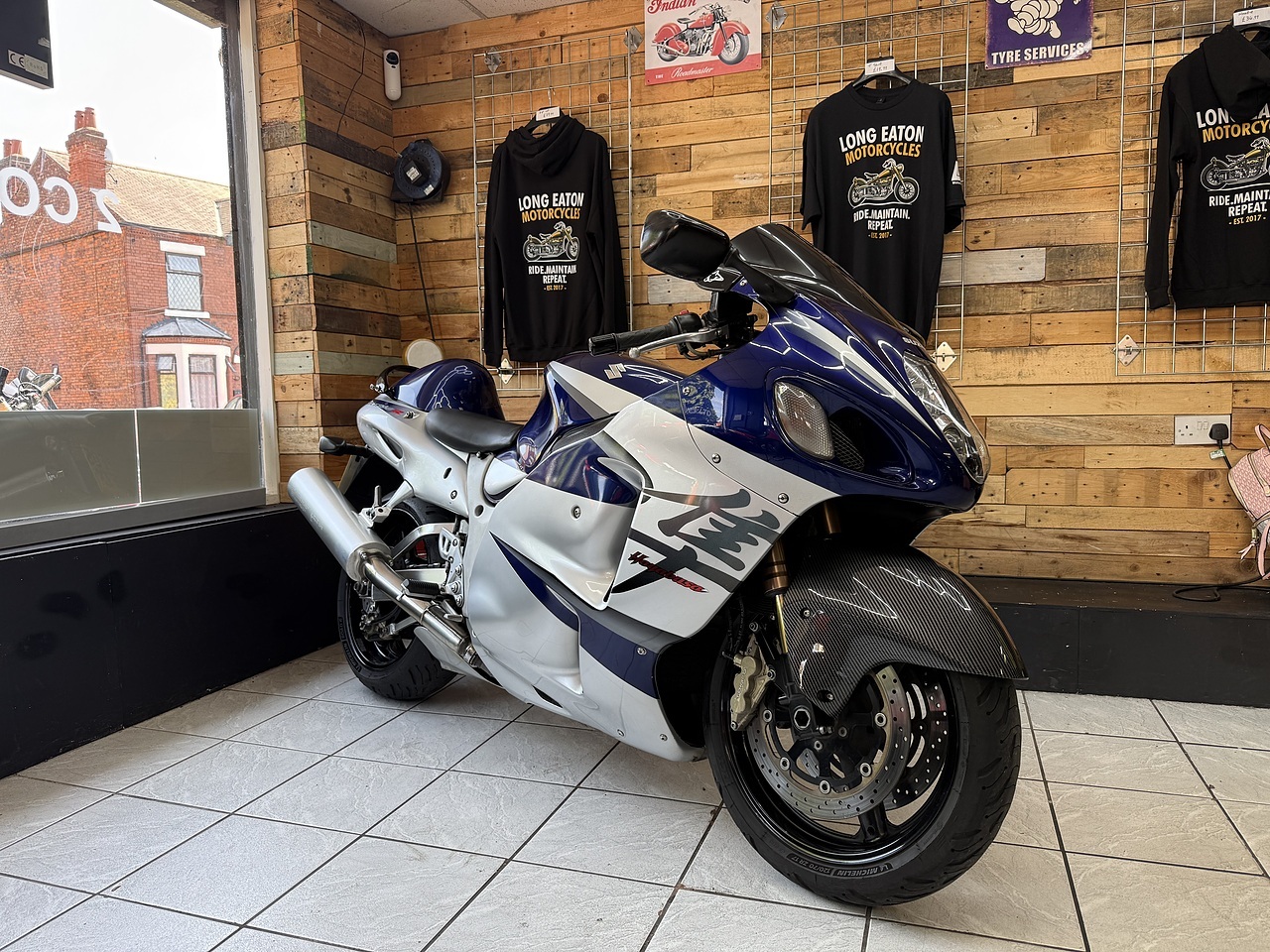 Suzuki 1300 Super Sports