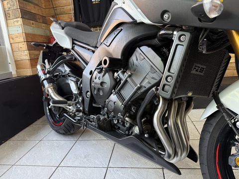 800 ABS Naked