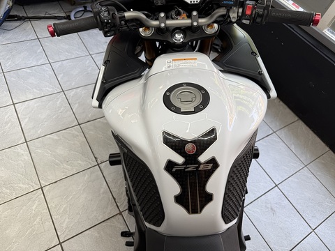 800 ABS Naked