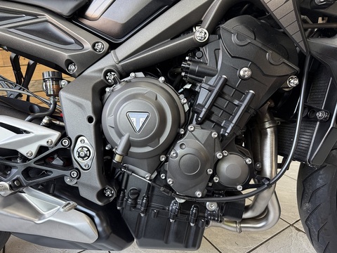 765 R Naked