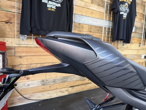 765 R Naked
