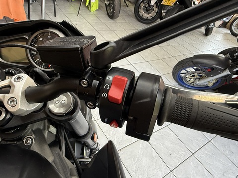 765 R Naked