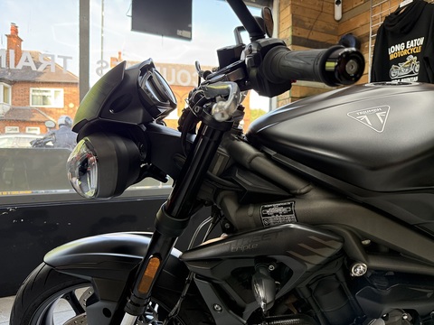 765 R Naked