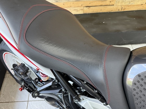 900 ABS Naked