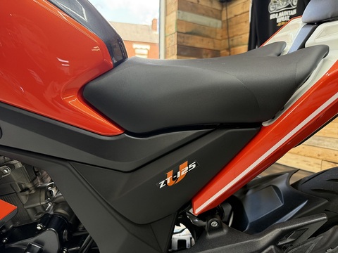 125 Adventure