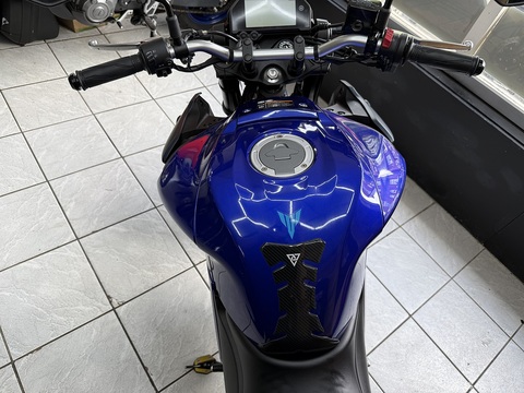 300 ABS Hyper-naked ps)