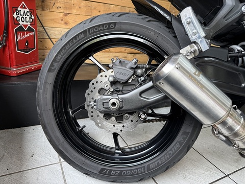 650 Supernaked