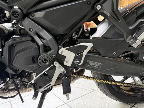 650 Supernaked