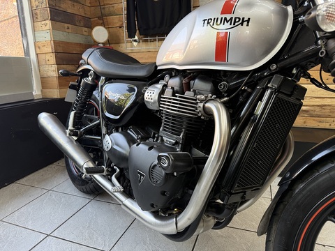 900 Roadster/Retro