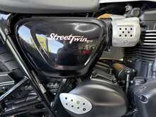 Triumph Street Twin  