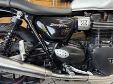 Triumph Street Twin  