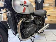 Triumph Street Twin  