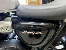 Triumph Street Twin  