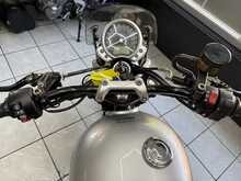 Triumph Street Twin  