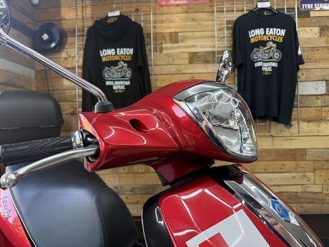 125 Scooter Petrol CVT Euro 5 (11 ps)