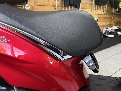 125 Scooter Petrol CVT Euro 5 (11 ps)