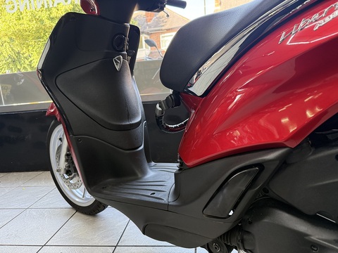 125 Scooter Petrol CVT Euro 5 (11 ps)