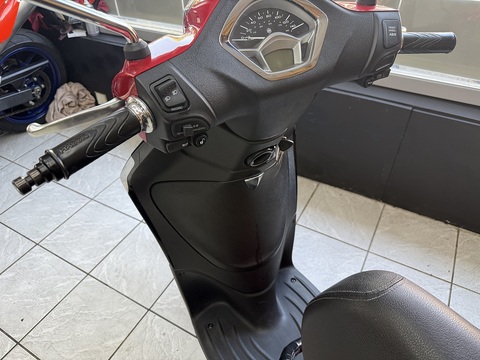 125 Scooter Petrol CVT Euro 5 (11 ps)