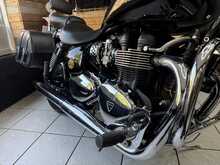 Triumph Bonneville America 865  