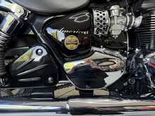 Triumph Bonneville America 865  