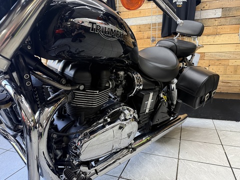 865 Custom Cruiser