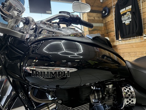 865 Custom Cruiser