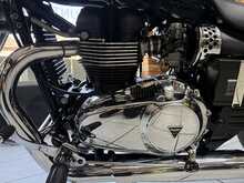 Triumph Bonneville America 865  