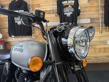 Royal Enfield Classic 350  