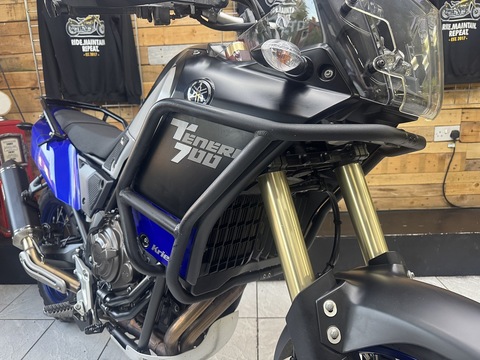 700 Adventure Petrol Manual Euro 4 (73 ps)