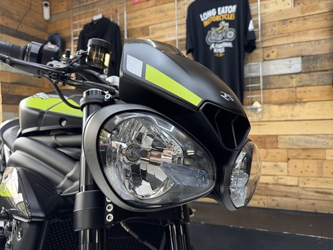 1050 RS Naked Petrol Manual Euro 4 (150 ps)