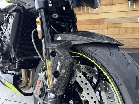 1050 RS Naked Petrol Manual Euro 4 (150 ps)